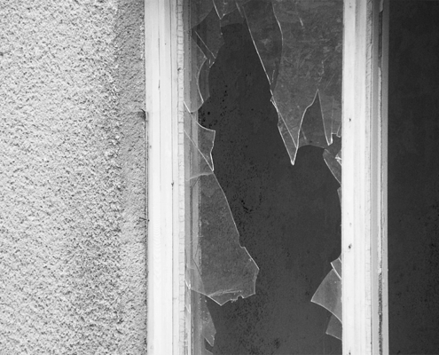 Remplacement et réparation de vitrerie, carreau cassé, fenêtre à Nantes - Menuiserie Miroiterie Nantaise - Dépannage en vitrerie et miroiterie à Nantes et Ancenis en Loire-Atlantique (44)