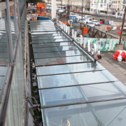Remplacement de vitrage sur une verrière à la Gare Sud de Nantes (44) - Menuiserie Miroiterie Nantaise - Dépannage en vitrerie et miroiterie à Nantes et Ancenis en Loire-Atlantique (44)