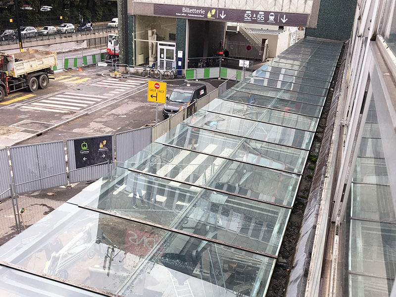 Remplacement de vitrage sur une verrière à la Gare Sud de Nantes (44) - Menuiserie Miroiterie Nantaise - Dépannage en vitrerie et miroiterie à Nantes et Ancenis en Loire-Atlantique (44)