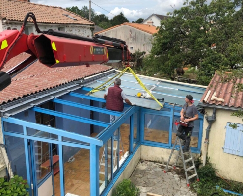 Remplacement de vitrage sur toiture de véranda à Bouguenais (44) - Menuiserie Miroiterie Nantaise - Dépannage en vitrerie et miroiterie à Nantes et Ancenis en Loire-Atlantique (44)